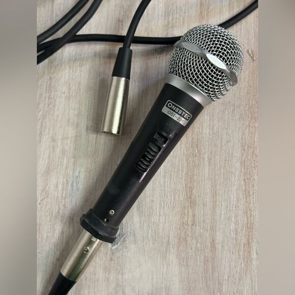 Black and Silver  Microphone for Professional Audio onestec ost-201 cord incl. - Picture 1 of 2